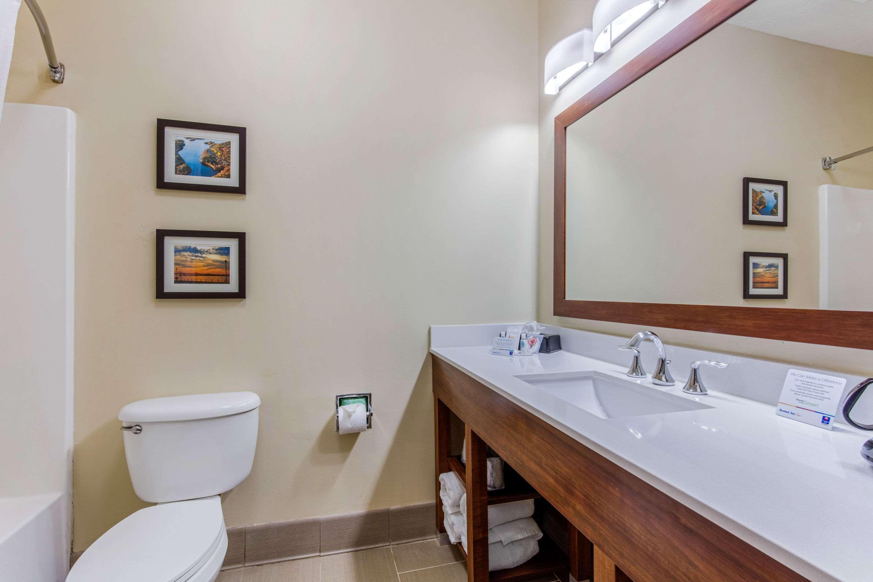 Comfort Inn & Suites McComb Buitenkant foto