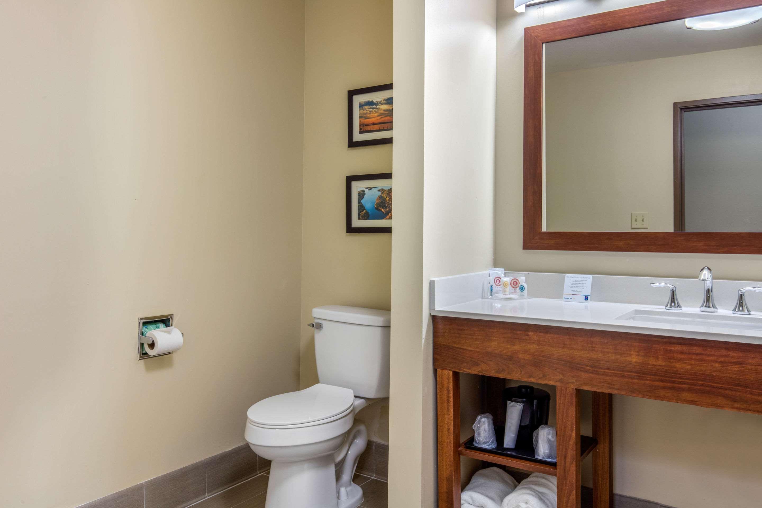 Comfort Inn & Suites McComb Buitenkant foto