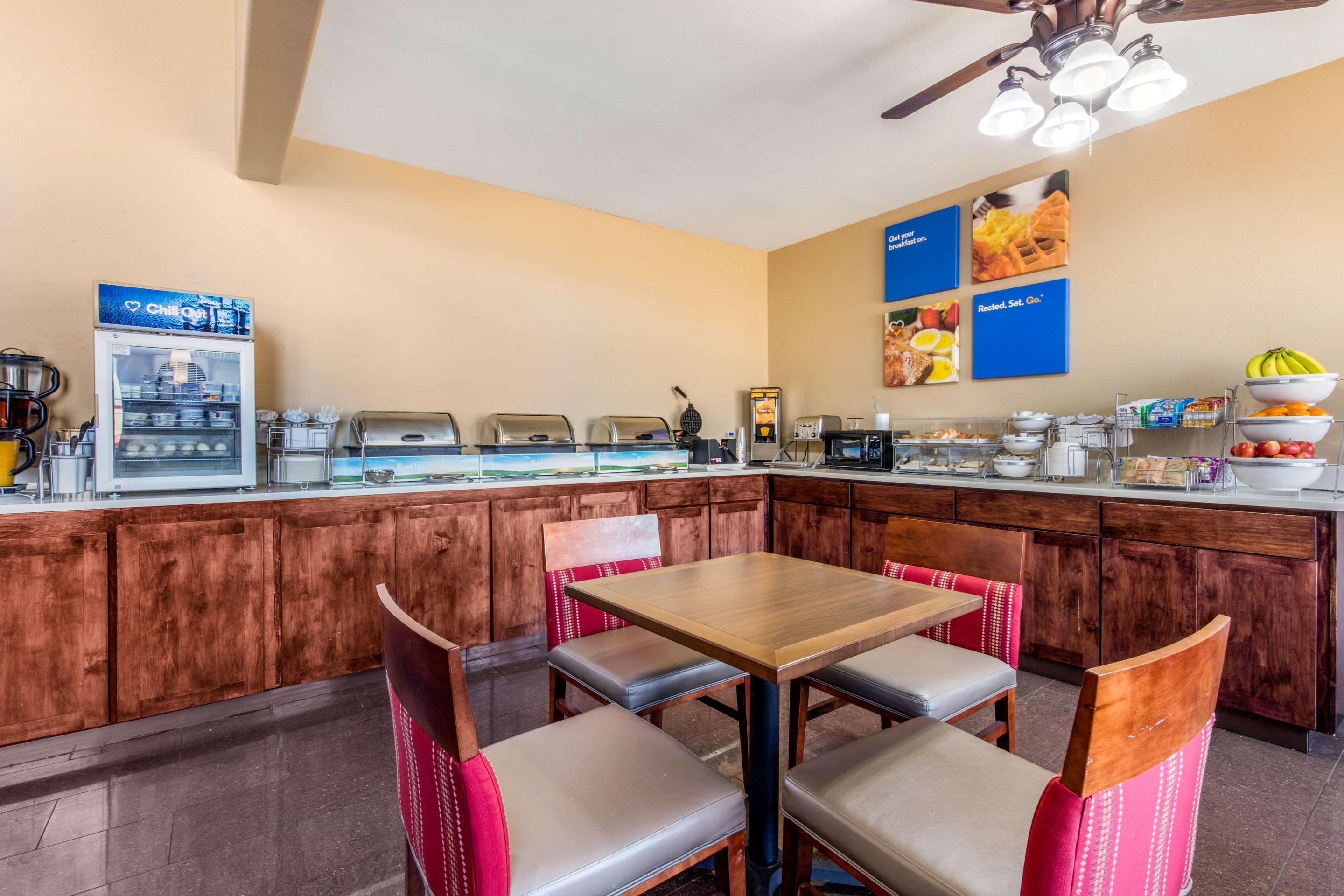 Comfort Inn & Suites McComb Buitenkant foto